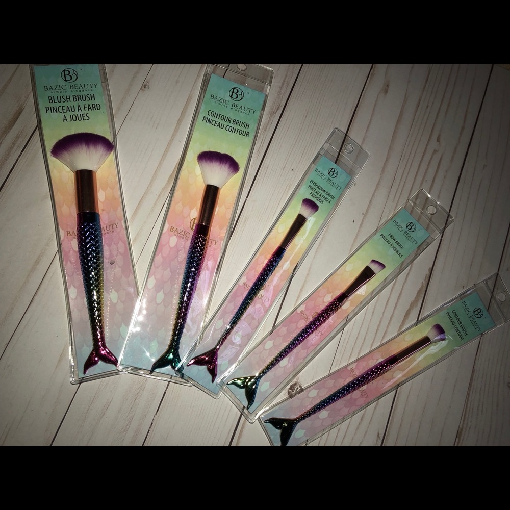 Mermaid makeup brushes